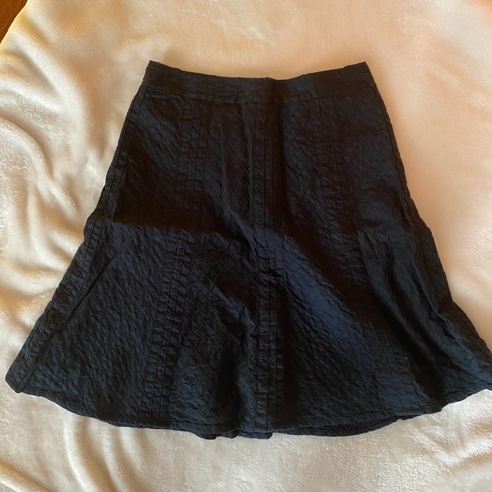 Black textured skirt